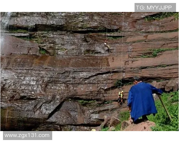 南京攀岩队区域防守策略解析与攀岩热点的深度探讨 南京攀岩队区域防守策略解析与攀岩热点的深度探讨